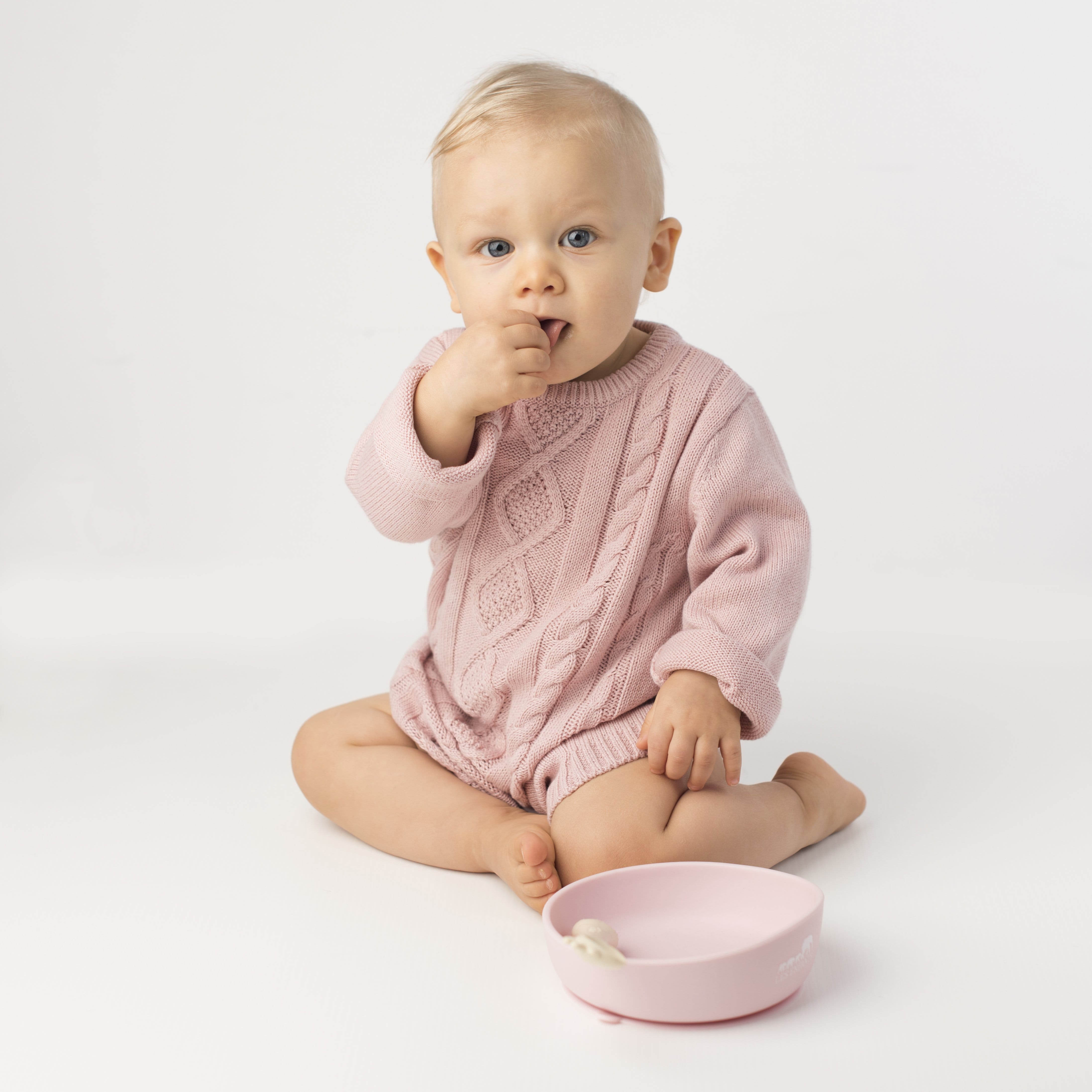 Les Enfants Silicon Baby Bowl and cutlery set pink and sand with baby