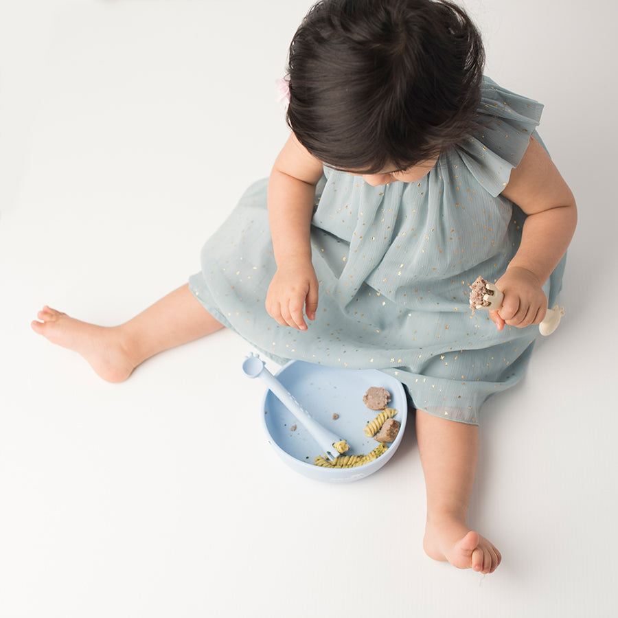 Les Enfants Silicon Baby Bowl and cutlery set Blue sand baby model top view