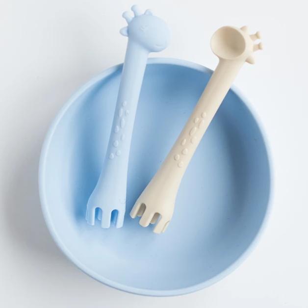 les enfants silicon bowl and cutlery set eating collection in blue and sand