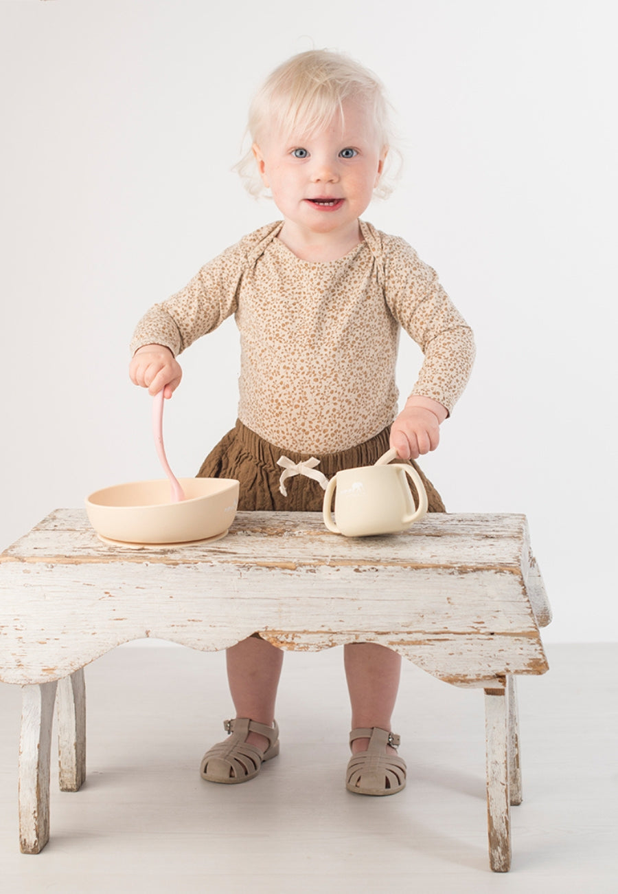 Eating Gold Bundle (Plate Bowl + Spoon Set + Bib + Cup + Muslin Squares Set) - Sand